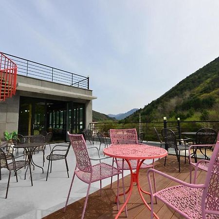 Hwacheon Tomato Pension Екстериор снимка